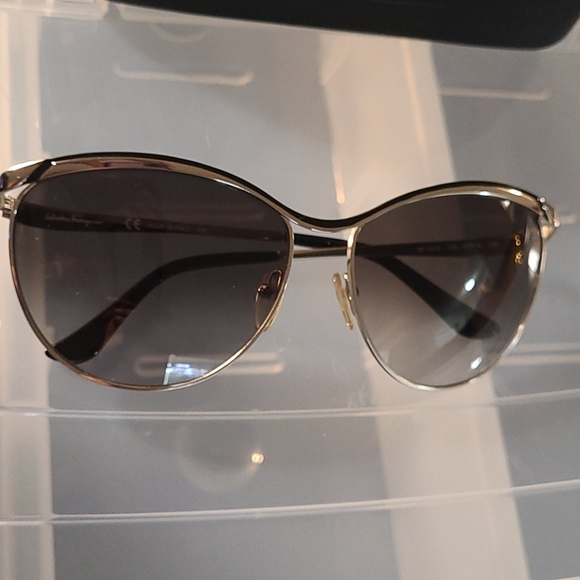 Sunglasses - Picture 2 of 8